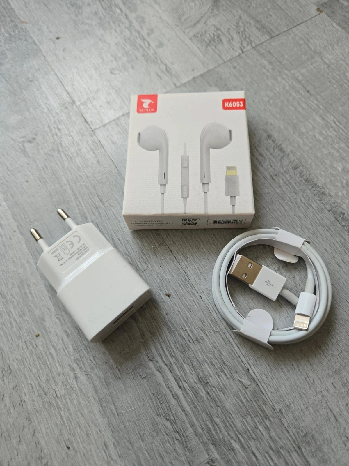 Pack 3 pièces : Chargeur IPhone Lightning + écouteurs Lightning